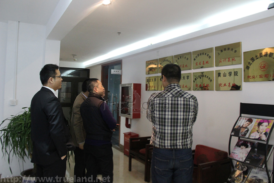 萬副秘書長參觀珍島