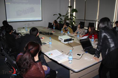 Emily詳細講解并演示T-site的各個功能板塊